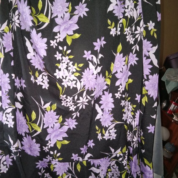 Women's Maxi Skirt - Picture 2 of 4